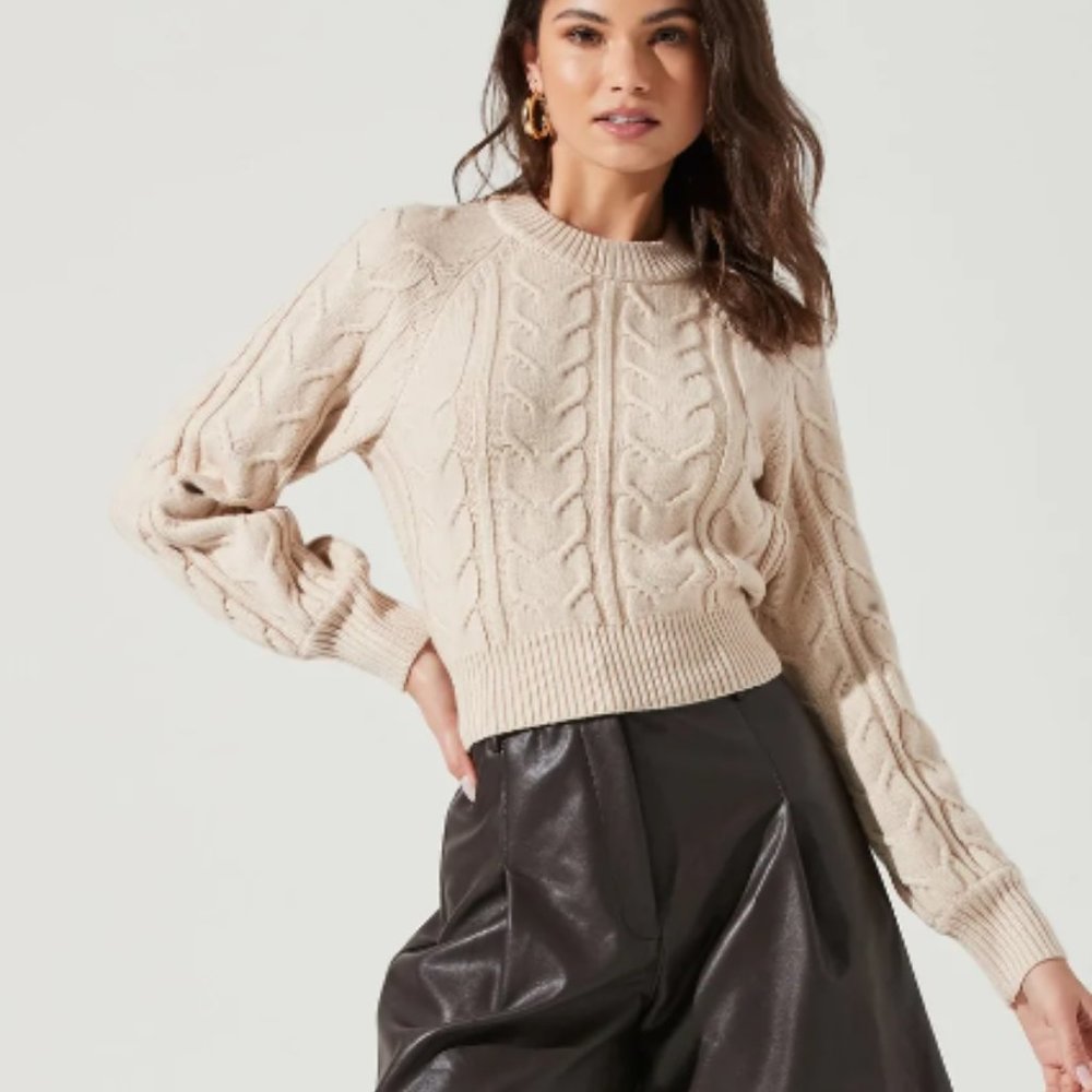ASTR the label Inez open back cable sweater size m